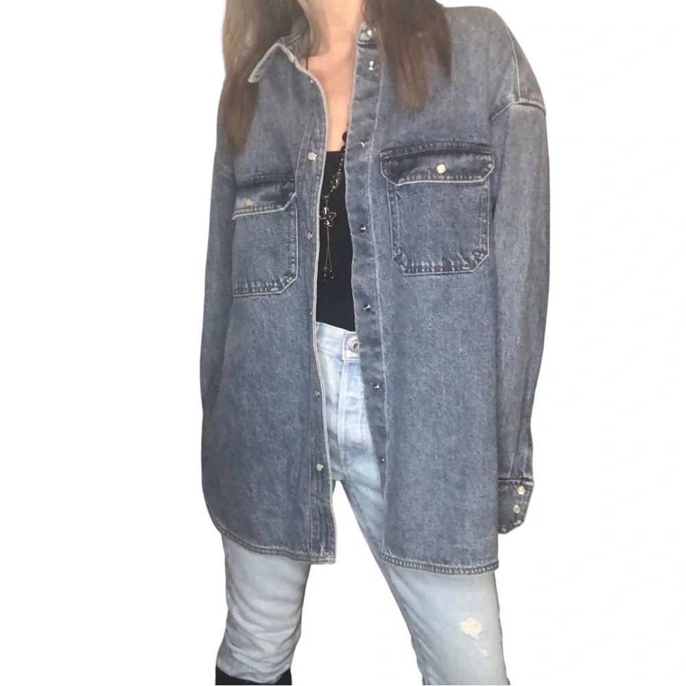 H&M Womens Sz L Denim Jean Shirt Jacket Medium Wash Snap Front Casual Grunge